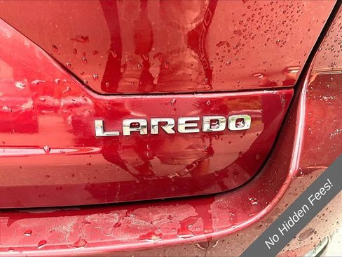 Used 2023 Jeep Grand Cherokee Laredo AWD/4WD image 7