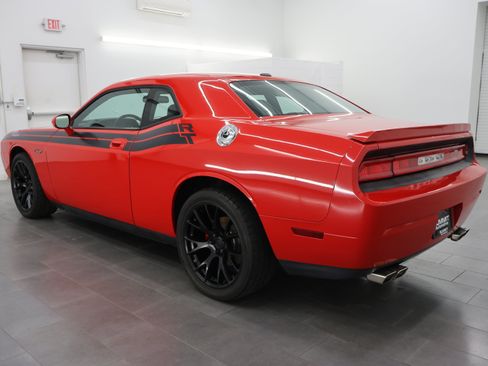 Used 2010 Dodge Challenger R/T RWD image 6