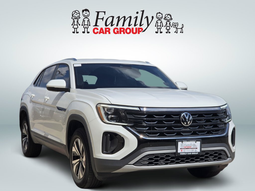 Used 2024 Volkswagen Atlas Cross Sport SE FWD image 2