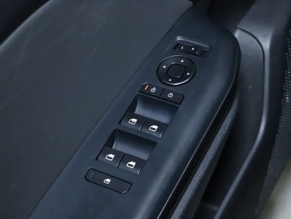 Used 2025 Kia K4 FWD image 16