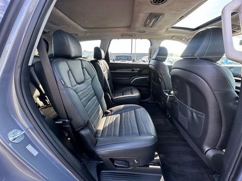 Used 2024 Kia Telluride SX Prestige AWD/4WD image 30