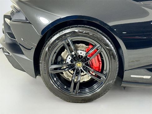 Used 2021 Lamborghini Huracan EVO image 36