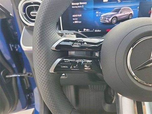 Used 2025 Mercedes-Benz GLC 300 4MATIC image 39