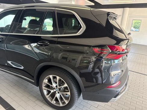 Used 2024 BMW X5 sDrive40i w/ Premium Package RWD image 2