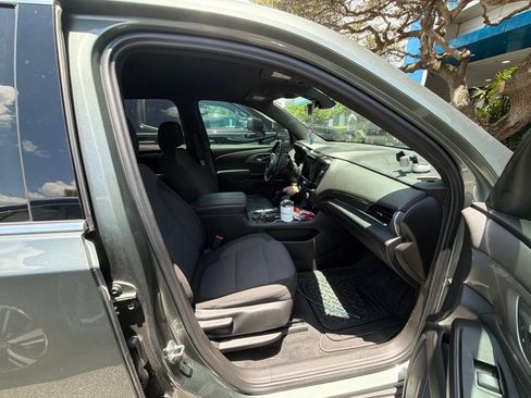 Used 2023 Chevrolet Traverse LT FWD image 15