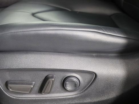 Used 2021 Toyota Highlander XLE image 22