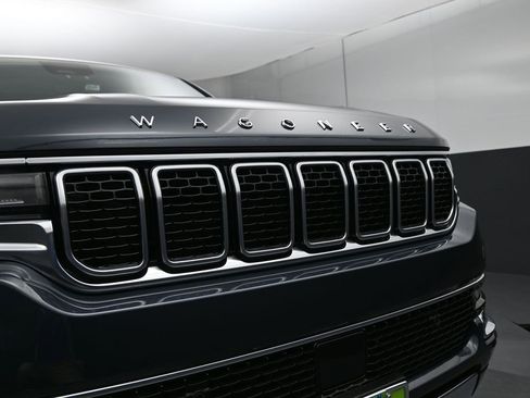 Used 2023 Jeep Wagoneer L Series III w/ Premium Group I AWD/4WD image 14