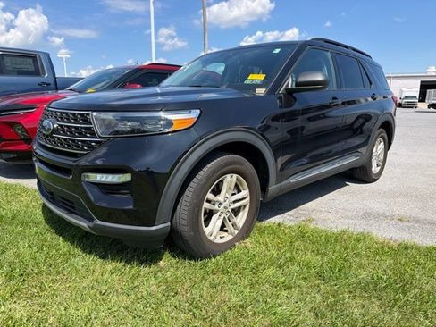 Used 2022 Ford Explorer XLT w/ Equipment Group 202A AWD/4WD image 3
