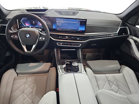 New 2026 BMW X5 xDrive40i w/ Premium Package AWD/4WD image 9