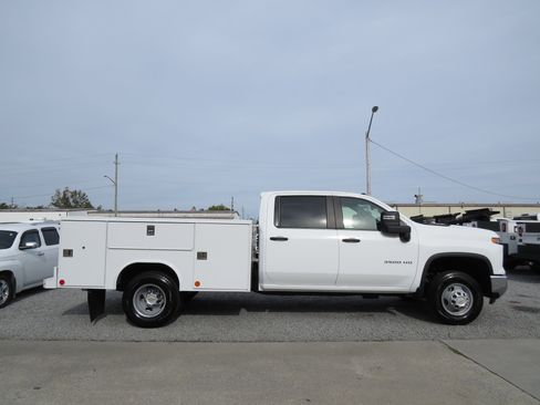 New 2025 Chevrolet Silverado 3500 W/T w/ WT Convenience Package image 6