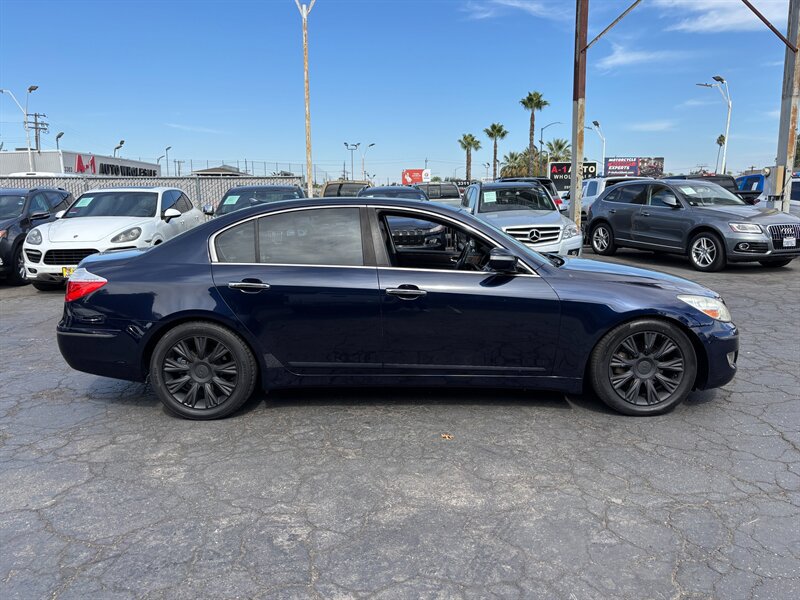 Used 2009 Hyundai Genesis 3.8 w/ Premium Plus Pkg 3 RWD image 2