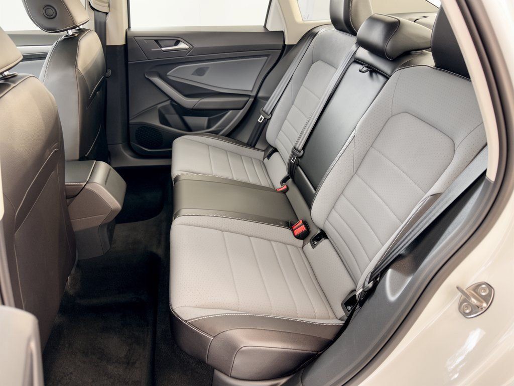 Certified 2026 Volkswagen Jetta SE FWD image 25