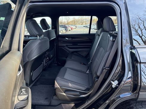 New 2025 Jeep Grand Cherokee L Laredo w/ Luxury Tech Group I AWD/4WD image 14