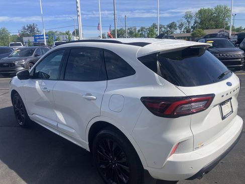 Used 2023 Ford Escape ST-Line Elite w/ Premium Technology Package AWD/4WD image 5