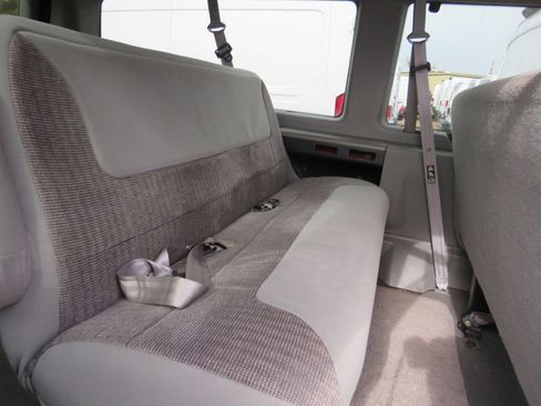 Used 1999 Ford E-150 and Econoline 150 Wagon image 22