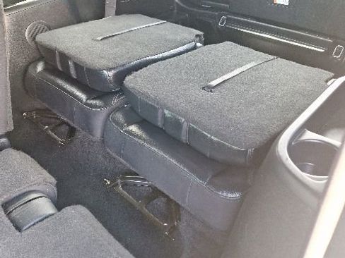 Used 2017 Ford Explorer XLT w/ Equipment Group 202A AWD/4WD image 22