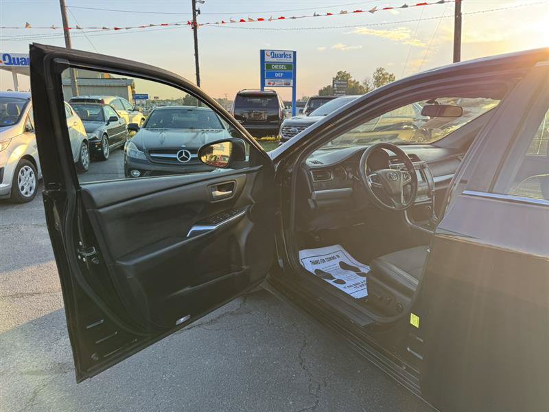 Used 2017 Toyota Camry SE FWD image 22