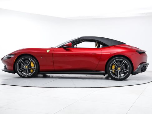 Certified 2025 Ferrari Roma Spider RWD image 7