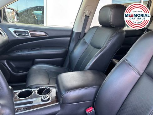Used 2016 Nissan Pathfinder Platinum w/ Family Entertainment Package AWD/4WD image 13