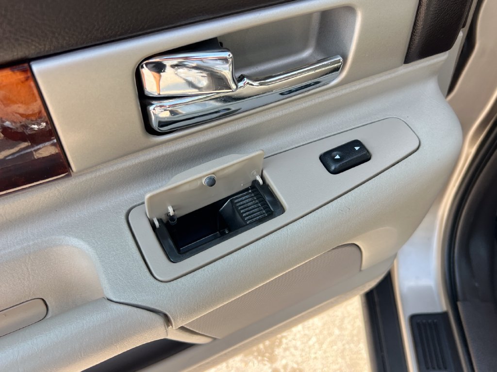 Used 2003 Lincoln LS RWD image 19