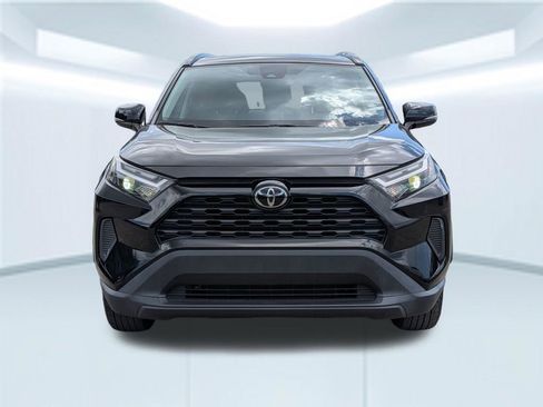 Used 2022 Toyota RAV4 XLE image 10