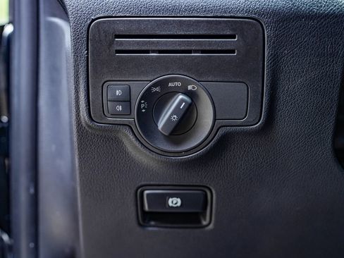 Used 2023 Mercedes-Benz Metris Passenger image 17