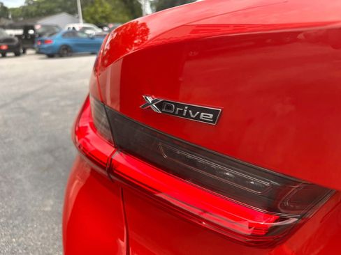 Used 2019 BMW 330i xDrive Sedan w/ Convenience Package AWD/4WD image 10
