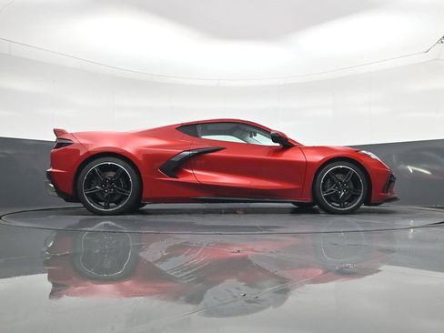 Used 2021 Chevrolet Corvette Stingray Premium Cpe w/ Z51 Performance Package image 21