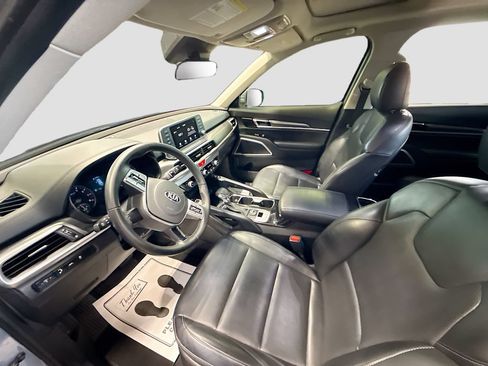 Used 2021 Kia Telluride S FWD image 19