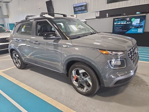 Used 2022 Hyundai Venue Limited FWD image 6