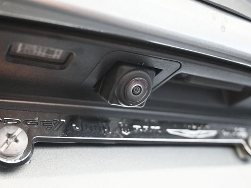 Used 2024 Chevrolet Trax RS w/ Sunroof Package image 39