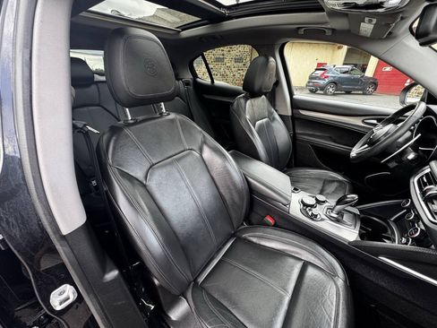 Used 2019 Alfa Romeo Stelvio Sport w/ Quick Order Package 22J Sport AWD/4WD image 26