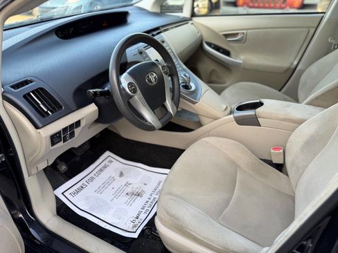 Used 2014 Toyota Prius Two image 11