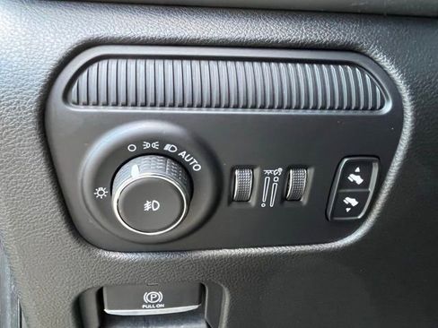 Used 2024 Jeep Wagoneer Series II w/ Flexible Seating Group AWD/4WD image 19