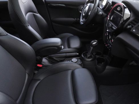 Used 2019 MINI Cooper S image 13