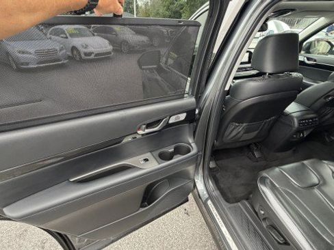 Used 2021 Hyundai Palisade Limited FWD image 12
