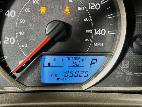 Used 2014 Toyota RAV4 XLE AWD/4WD image 11