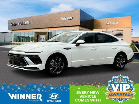 New 2025 Hyundai Sonata SEL image 2