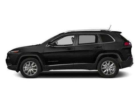 Used 2018 Jeep Cherokee Limited image 2