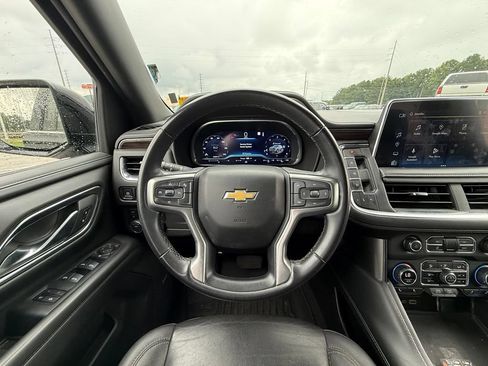 Used 2023 Chevrolet Suburban LT AWD/4WD image 7
