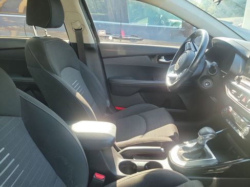 Used 2019 Kia Forte S w/ S Premium Package FWD image 10