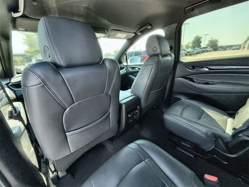 Used 2024 Buick Enclave Premium image 11