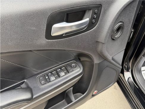 Used 2015 Dodge Charger R/T RWD image 17