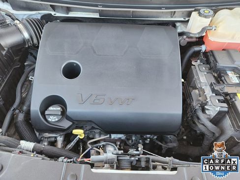 Used 2021 Chevrolet Traverse LT image 37