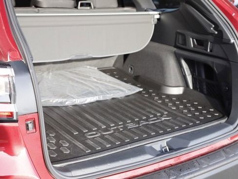 Used 2025 Subaru Outback Premium w/ Popular Package #1A image 7