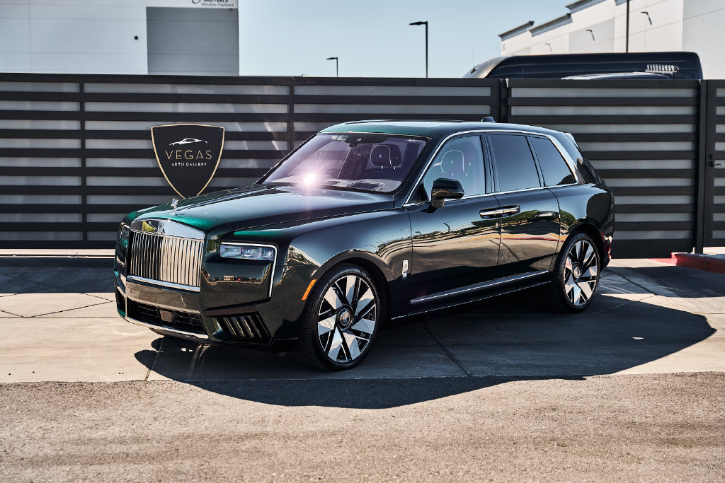 Used 2026 Rolls-Royce Cullinan w/ Cullinan Package AWD/4WD image 5