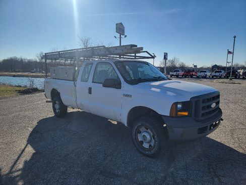 Used 2007 Ford F250 4x4 SuperCab Super Duty image 3