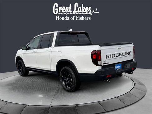 Used 2025 Honda Ridgeline Black Edition image 3