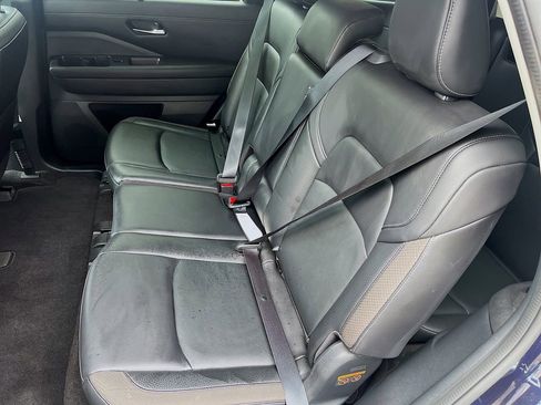 Used 2022 Nissan Pathfinder SL FWD image 24
