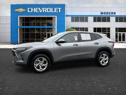 Used 2025 Chevrolet Trax LS w/ LS Convenience Package